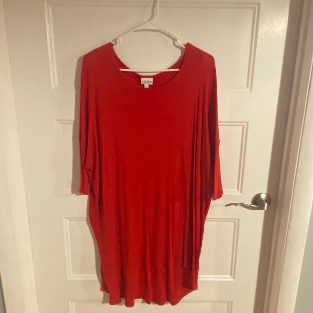 LulaRoe Tunic. True Red. High low. 3/4 sleeves.